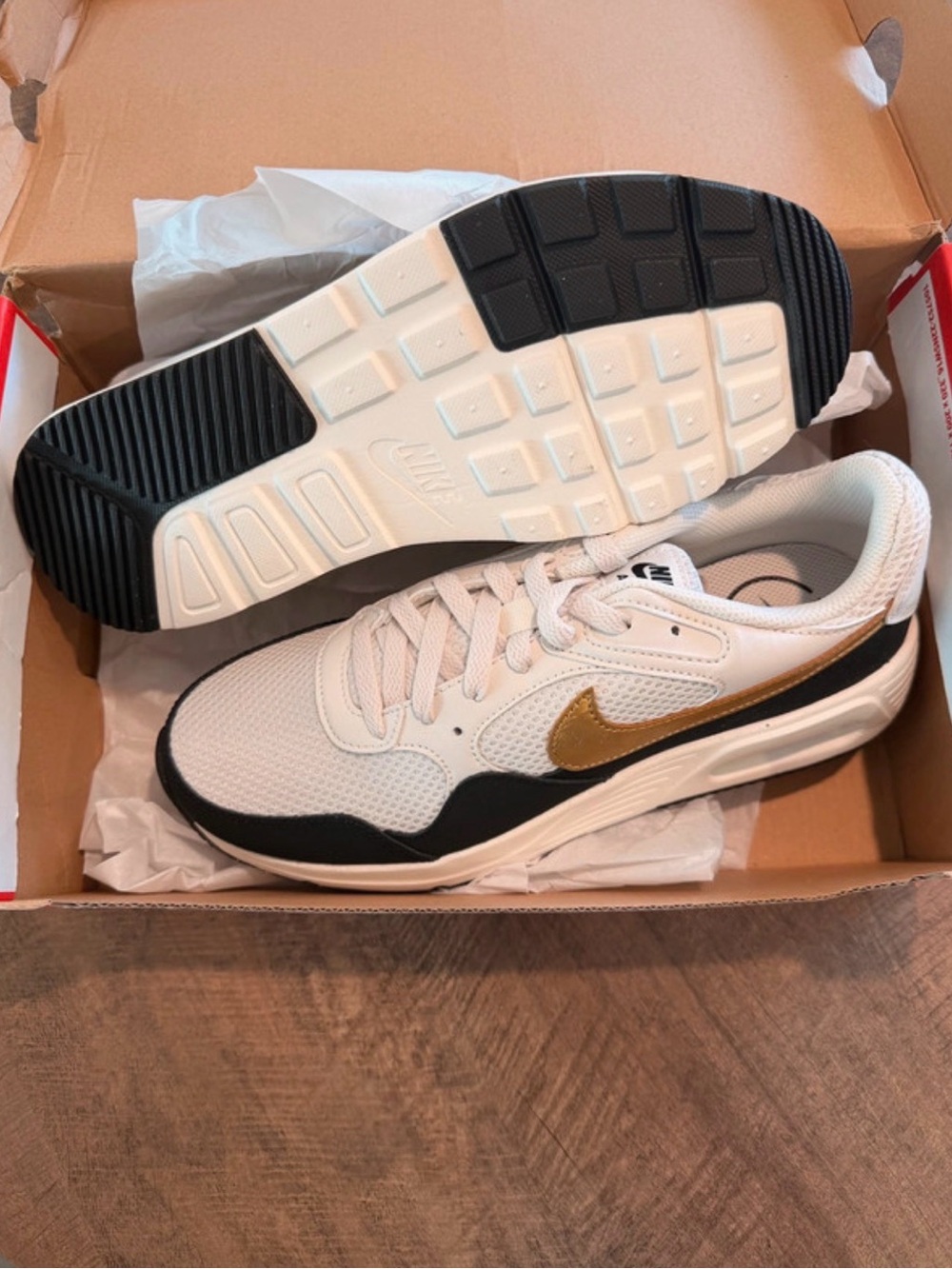 New Nike Air Max SC SE Womens Size 9 White Black Gold Running Shoes Sneaker